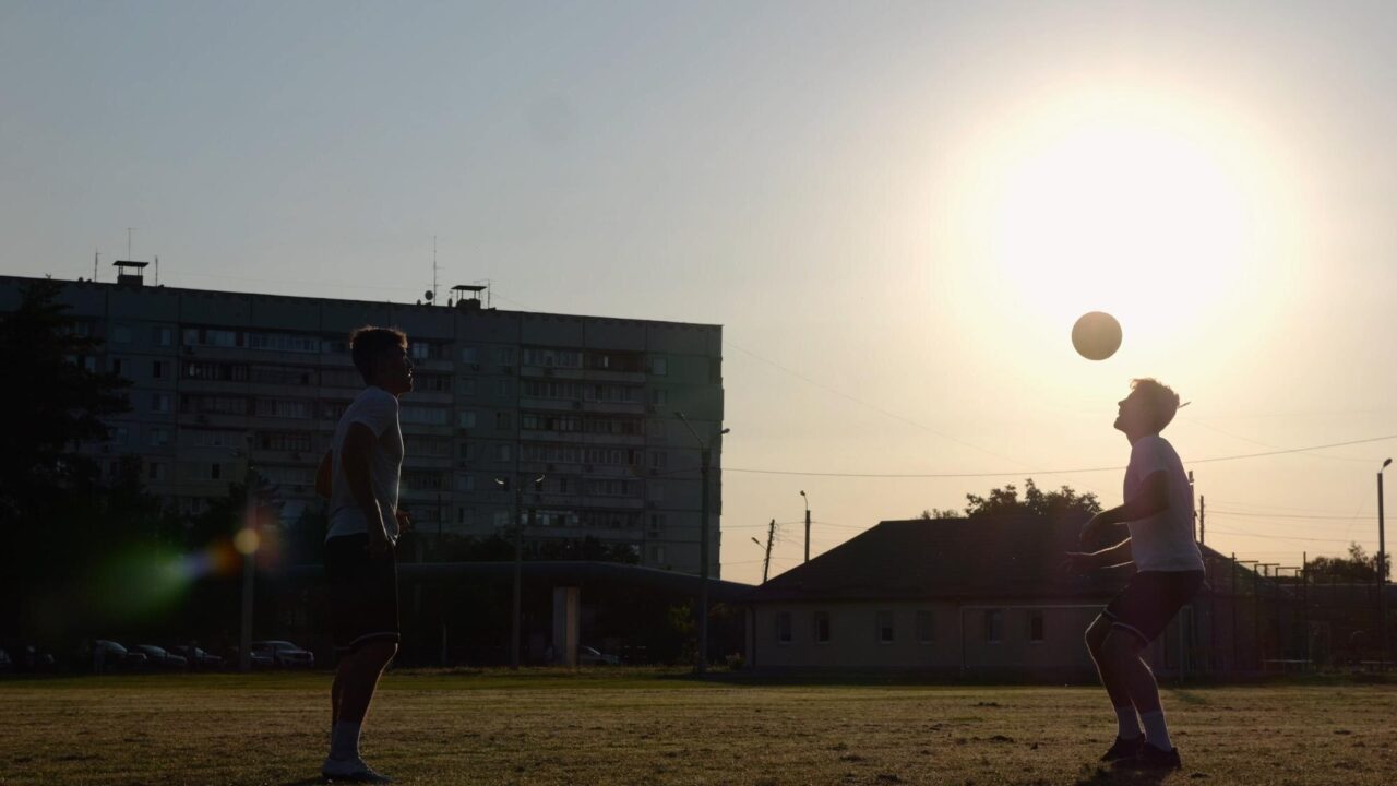 Cum să îmbunătățești pasa și controlul mingii în fotbal?