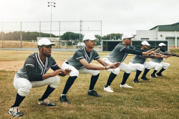 Ghidul complet al pozițiilor defensive în baseball: roluri și responsabilități pe teren