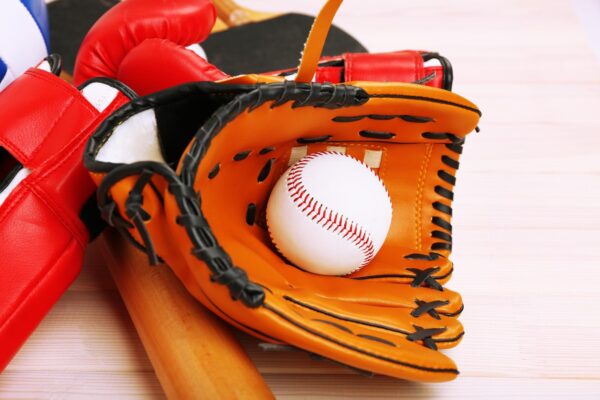Ce echipament trebuie să ai pentru a juca baseball: ghidul complet al începătorului