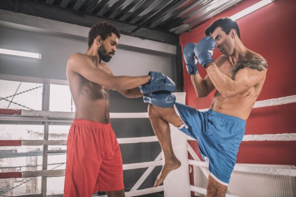 Kickboxing și Muay Thai: ce reguli le diferențiază