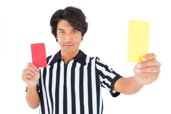 Cartonașele din handbal: ce semnifică fiecare